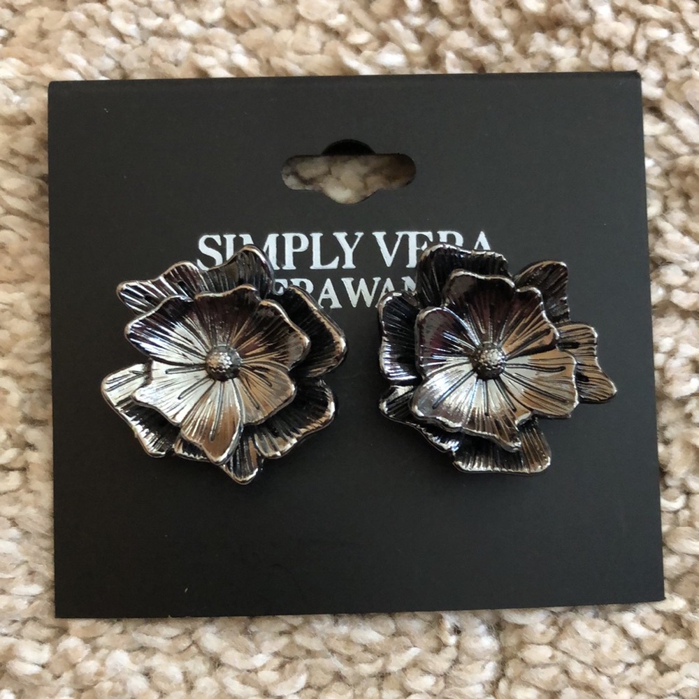 Simply Vera Flower Earrings